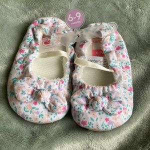 Carters 6-9 month slippers